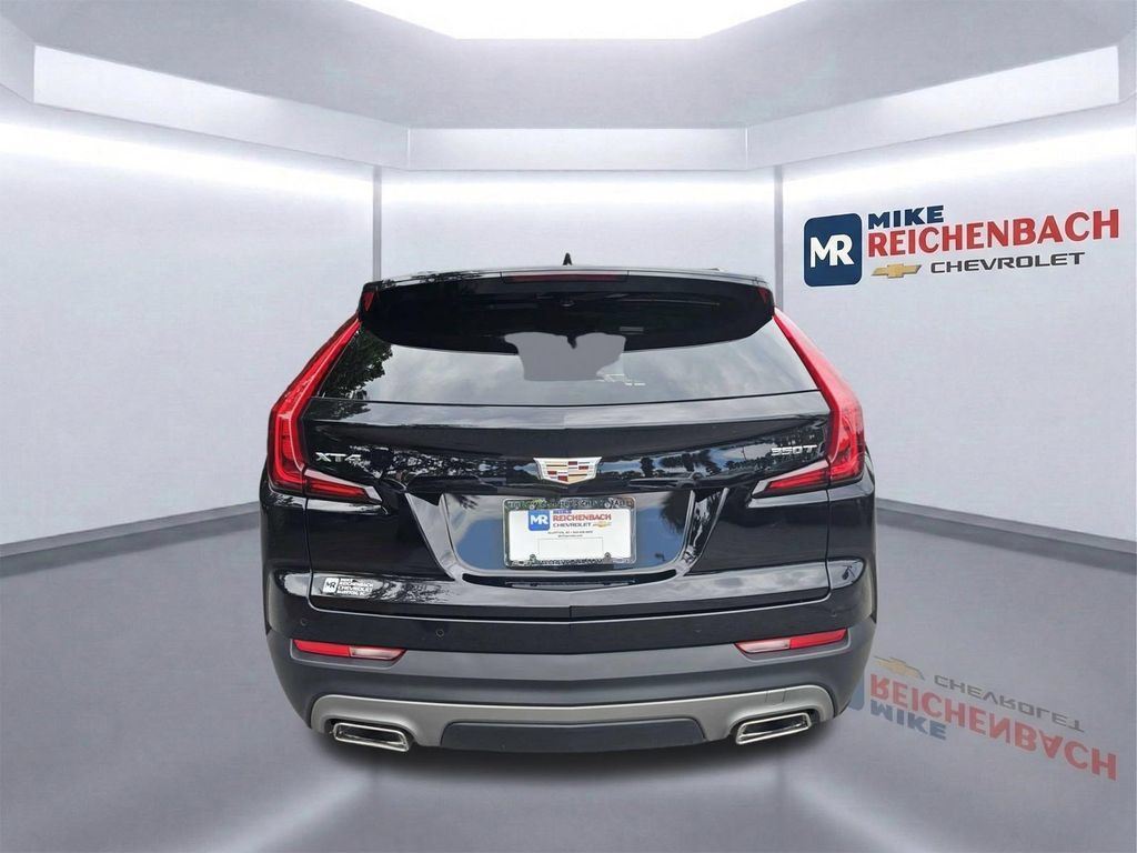 Used 2023 Cadillac XT4 Premium Luxury FWD image 5
