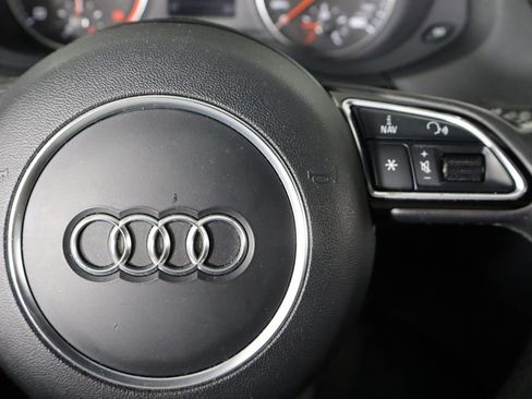 Used 2018 Audi Q3 2.0T Premium Plus w/ Premium Plus Package AWD/4WD image 22