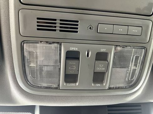 Used 2022 Honda CR-V Touring image 27