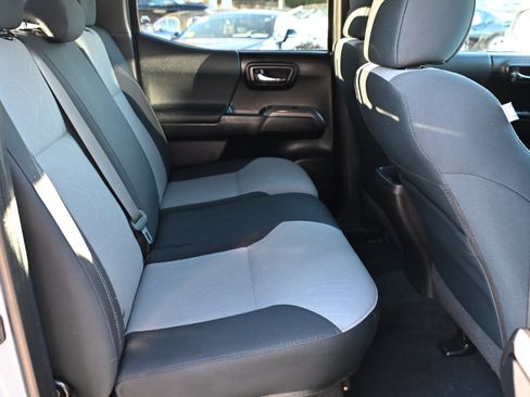 Used 2021 Toyota Tacoma TRD Sport w/ Technology Package image 38