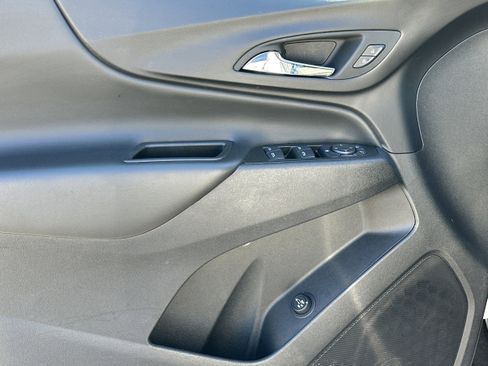 Used 2024 Chevrolet Equinox LT image 10
