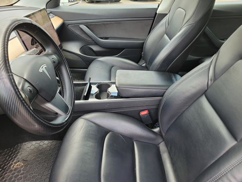 Used 2020 Tesla Model 3 Standard Range Plus RWD image 3