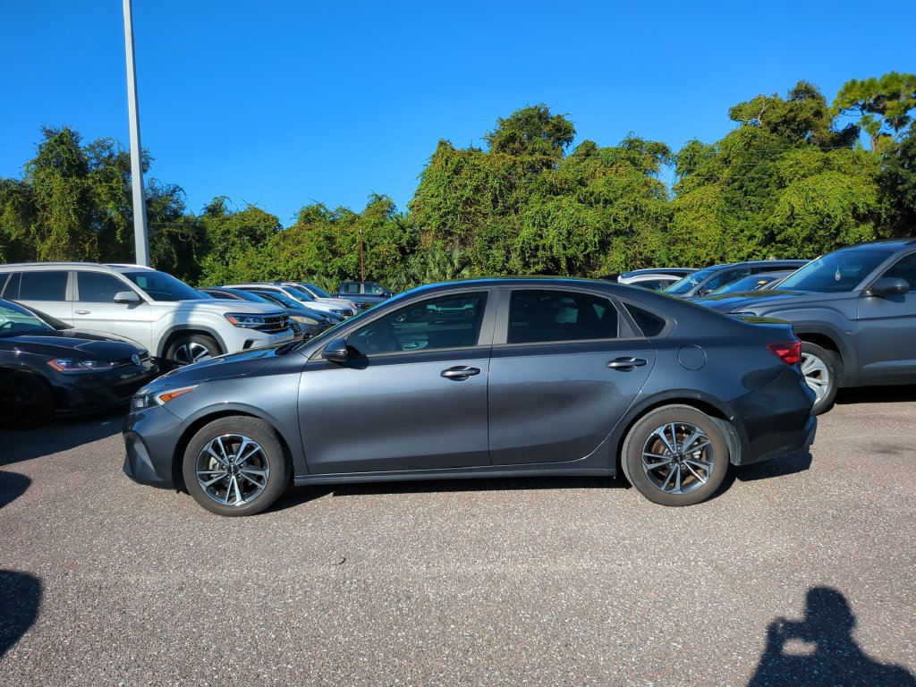 Used 2024 Kia Forte LXS w/ LXS Technology Package FWD image 4