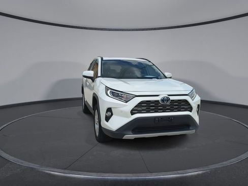 Used 2019 Toyota RAV4 Limited w/ Carpet Mat Package AWD/4WD image 3
