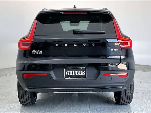 New 2026 Volvo XC40 B5 Ultra w/ Protection Package Premier AWD/4WD image 4