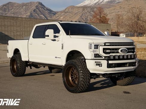 Used 2022 Ford F350 Platinum image 1