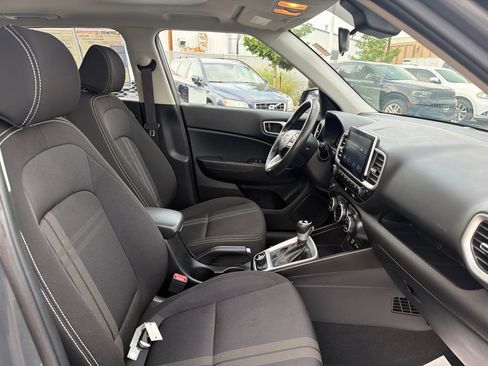 Used 2025 Hyundai Venue SEL FWD image 12