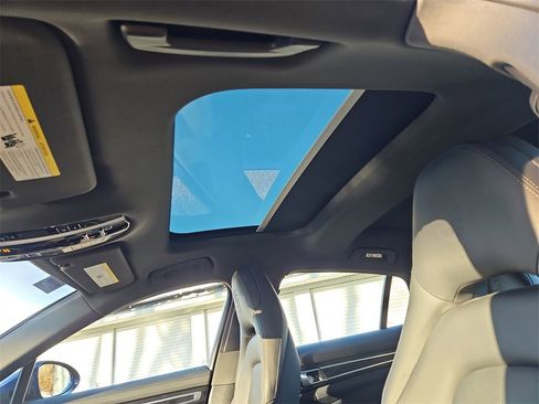 Certified 2023 Porsche Panamera 4 Platinum Edition image 11