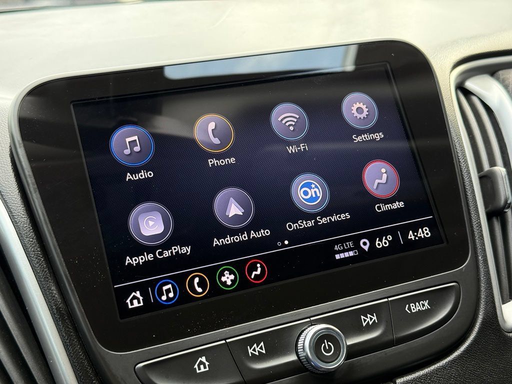 Used 2022 Chevrolet Malibu LT FWD image 4
