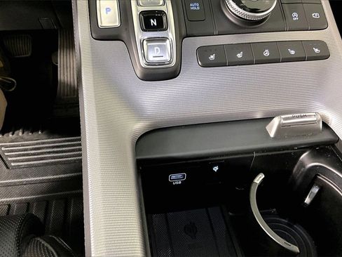 Used 2024 Hyundai Palisade Calligraphy image 16