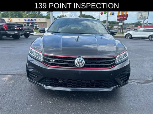 Used 2018 Volkswagen Passat 3.6 FWD image 2