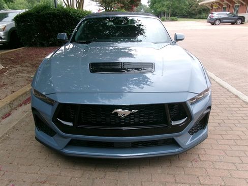 Used 2025 Ford Mustang GT Premium RWD image 3