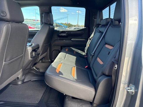 Used 2025 GMC Sierra 1500 AT4 w/ AT4 Premium Package AWD/4WD image 24