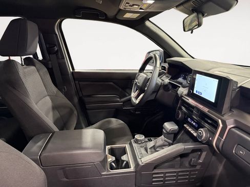 Used 2025 Toyota 4Runner SR5 AWD/4WD image 16