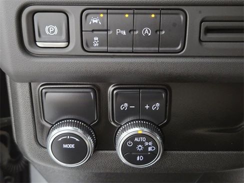 Used 2024 GMC Yukon SLT image 27