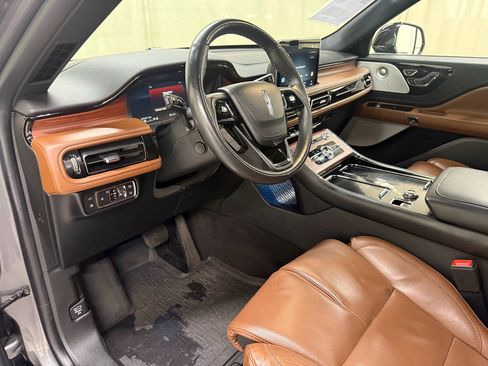 Used 2022 Lincoln Aviator Grand Touring w/ Equipment Group 301A AWD/4WD image 32