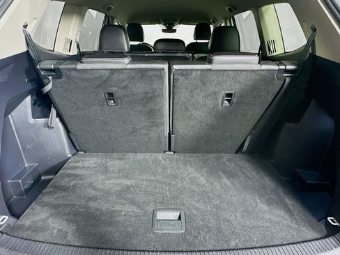 Used 2025 Volkswagen Atlas SE image 30