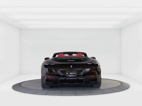 Certified 2025 Ferrari Roma Spider RWD image 4