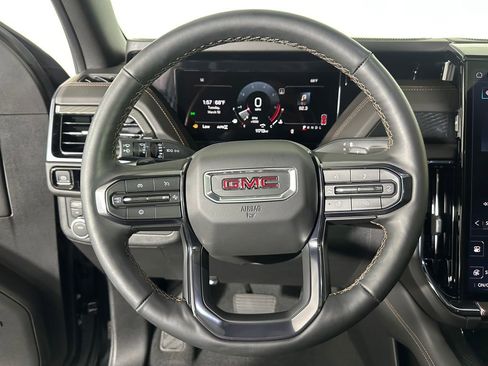 Used 2025 GMC Yukon AT4 w/ AT4 Premium Package image 12