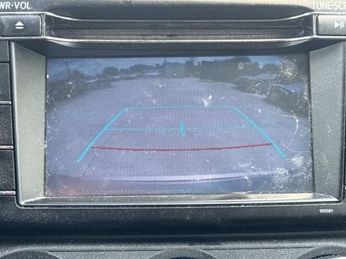 Used 2017 Toyota RAV4 LE FWD image 30