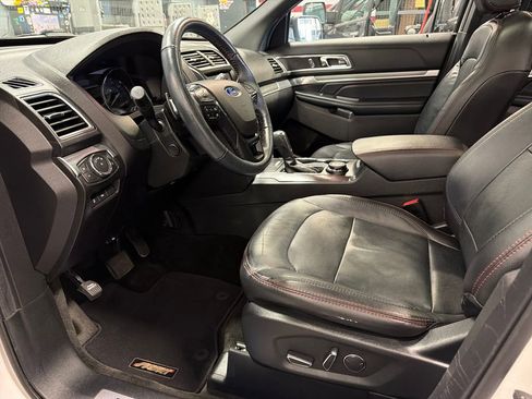 Used 2018 Ford Explorer Sport w/ Equipment Group 401A AWD/4WD image 4