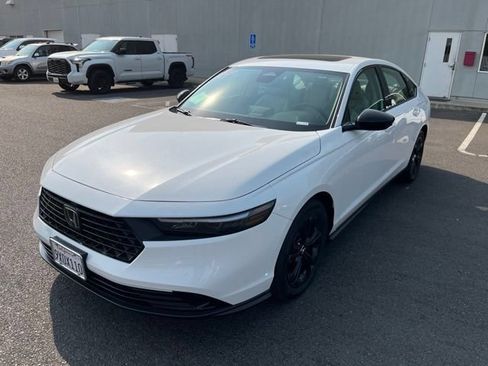 Used 2025 Honda Accord SE image 1