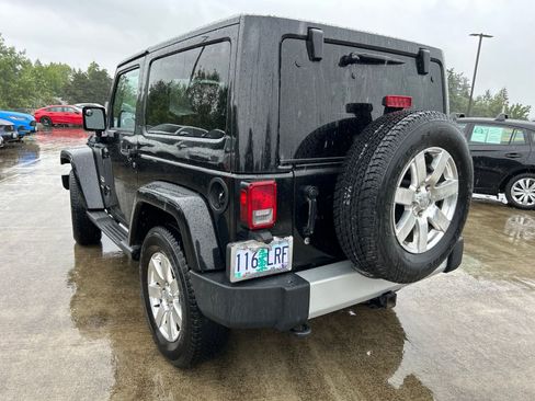 Used 2012 Jeep Wrangler Sahara w/ Connectivity Group AWD/4WD image 6