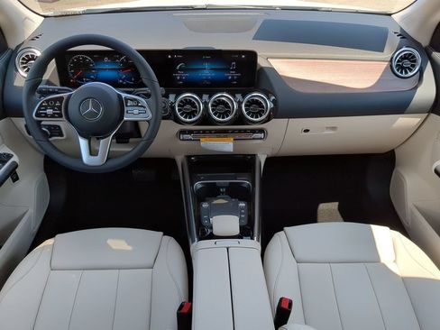 Used 2023 Mercedes-Benz GLA 250 image 12
