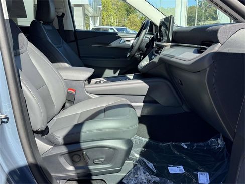 New 2026 Ford Explorer Active w/ Active Comfort Package image 12