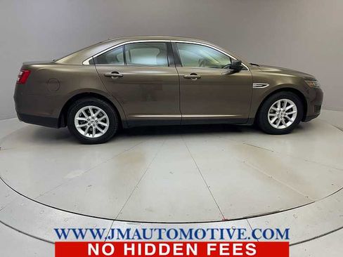 Used 2015 Ford Taurus SE image 6