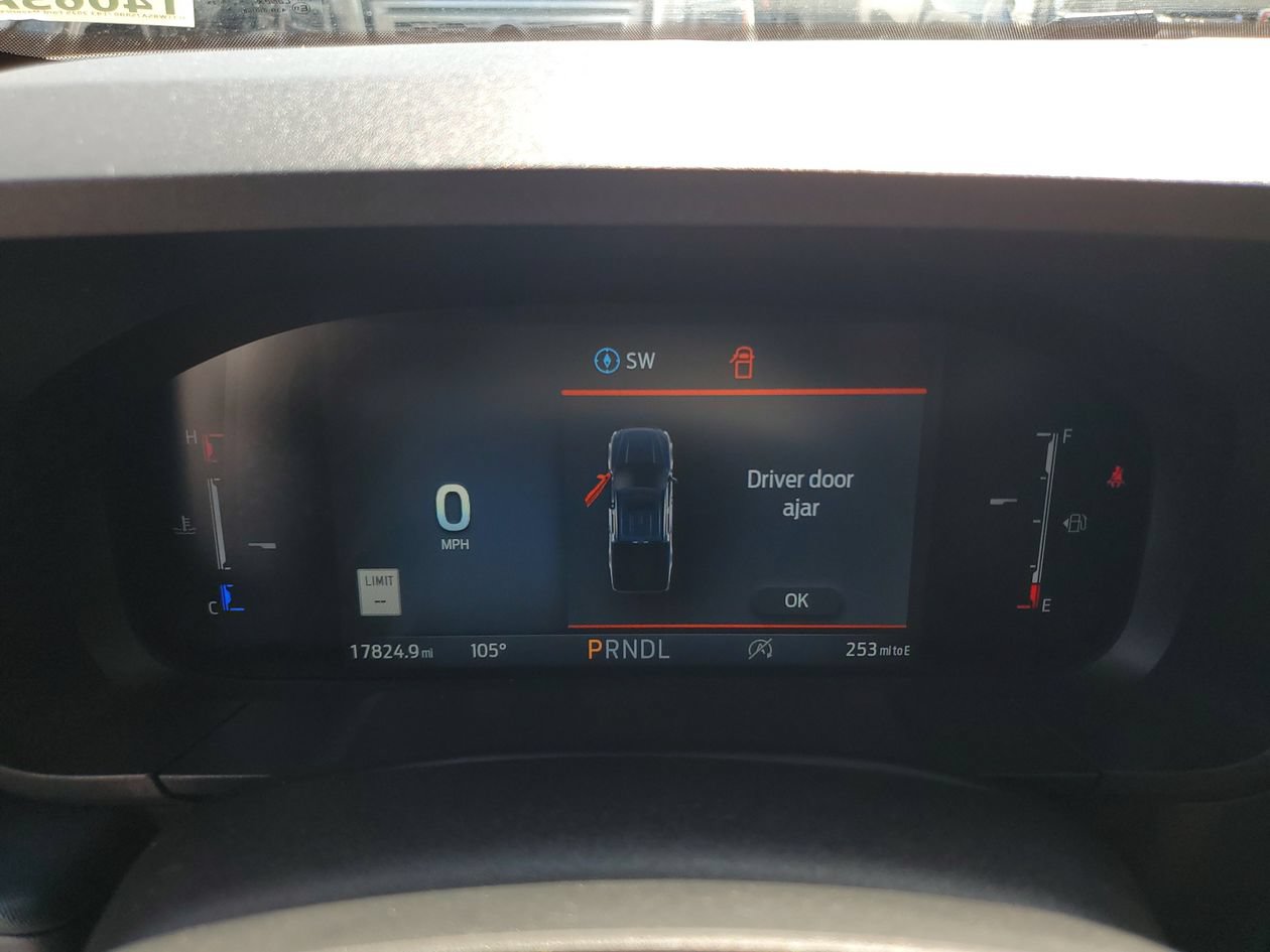 Used 2025 Ford Maverick Lariat w/ 4K Tow Package AWD/4WD image 31