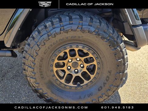 Used 2022 Jeep Wrangler Unlimited Rubicon w/ Xtreme Recon 35" Tire Package AWD/4WD image 24