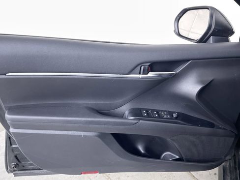 Used 2020 Toyota Camry LE FWD image 10