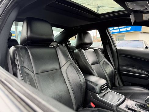 Used 2022 Dodge Charger SXT w/ Leather Interior Group RWD image 8
