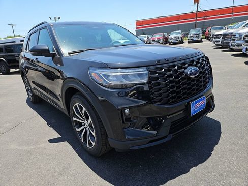 New 2026 Ford Explorer ST-Line RWD image 2