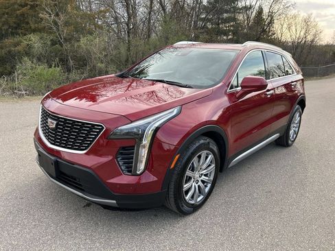 Used 2020 Cadillac XT4 Premium Luxury image 2