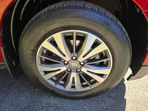 Used 2018 Nissan Pathfinder S AWD/4WD image 9