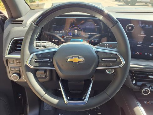 New 2026 Chevrolet Suburban Premier image 11