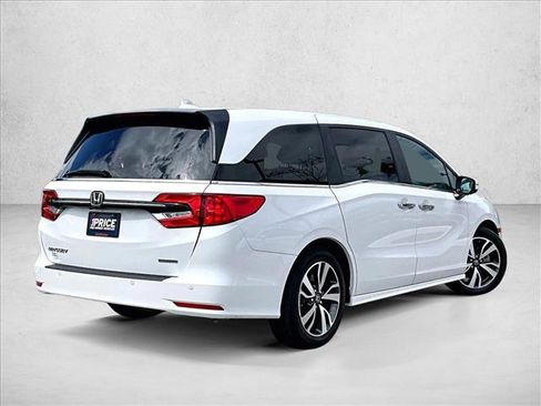 Used 2024 Honda Odyssey Touring image 2