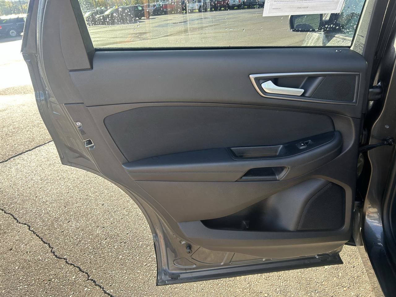 Used 2019 Ford Edge SE FWD image 13