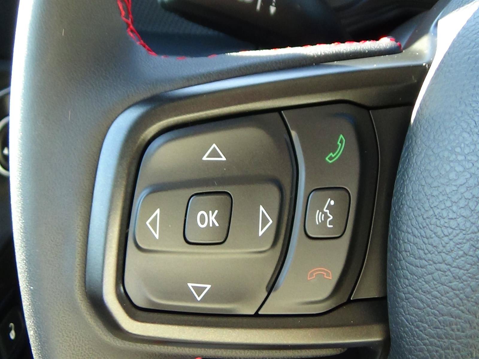 Used 2024 Jeep Gladiator Rubicon w/ Technology Group AWD/4WD image 18