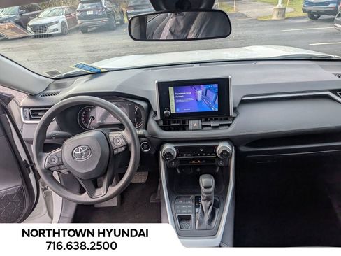 Used 2025 Toyota RAV4 XLE image 7