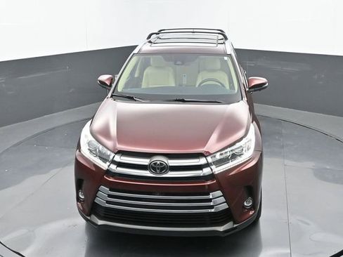 Used 2019 Toyota Highlander Limited Platinum FWD image 29