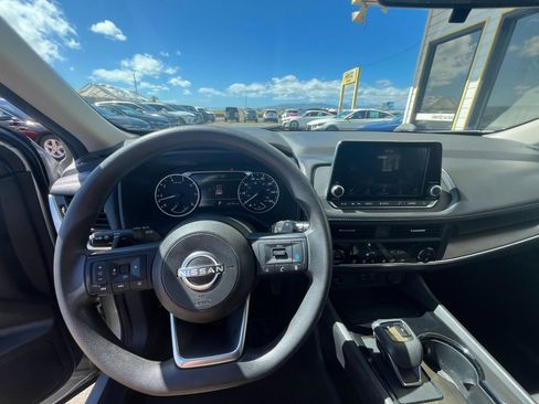 Used 2024 Nissan Rogue SV image 36