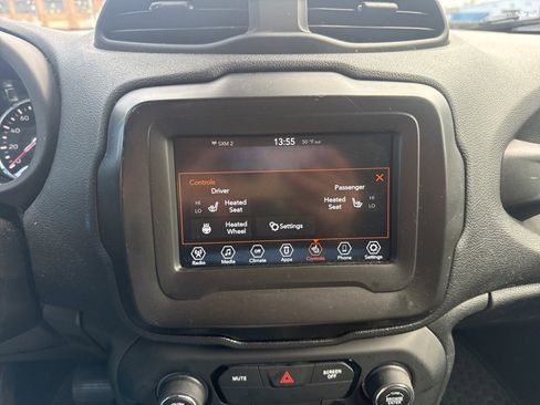 Used 2020 Jeep Renegade Latitude w/ Cold Weather Group image 16