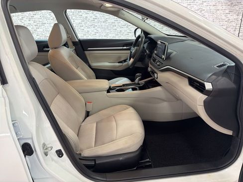 Used 2021 Nissan Altima 2.5 SV FWD image 11