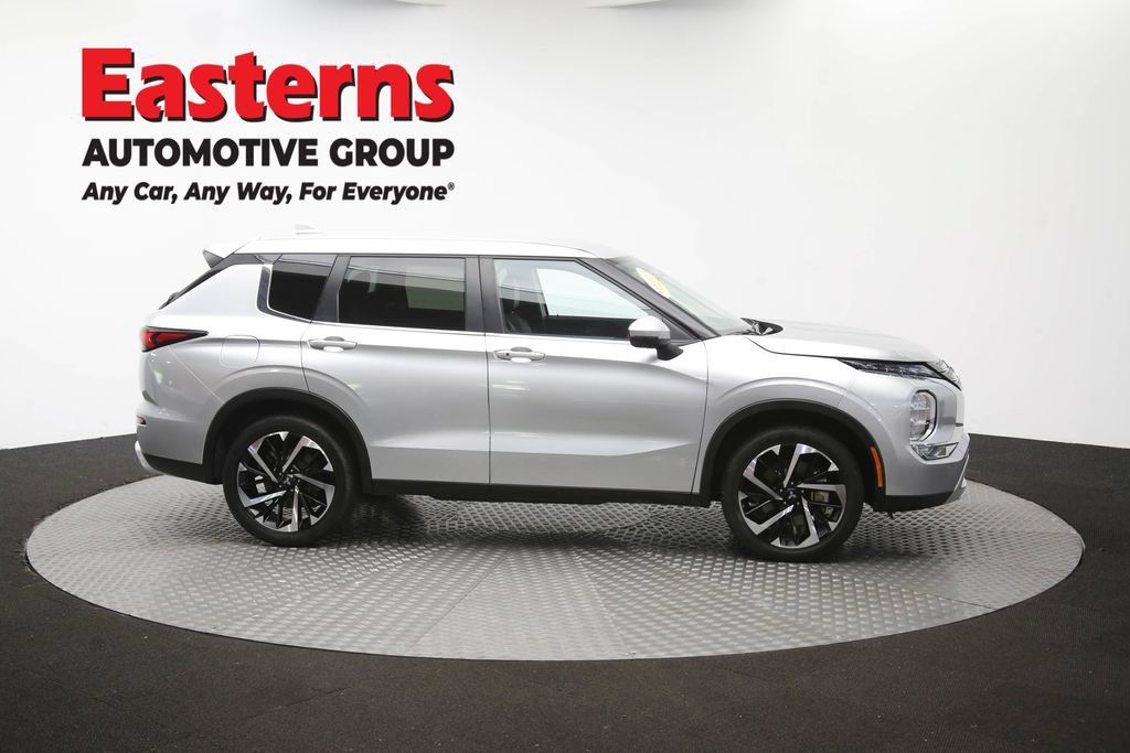 Used 2024 Mitsubishi Outlander SE FWD image 46