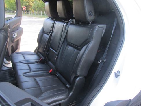Used 2018 Land Rover Discovery HSE image 71