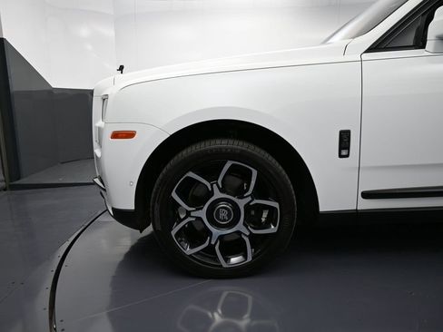 Certified 2021 Rolls-Royce Cullinan Black Badge image 12