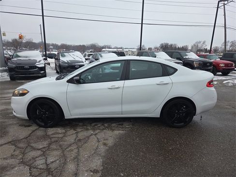 Used 2015 Dodge Dart SXT image 8
